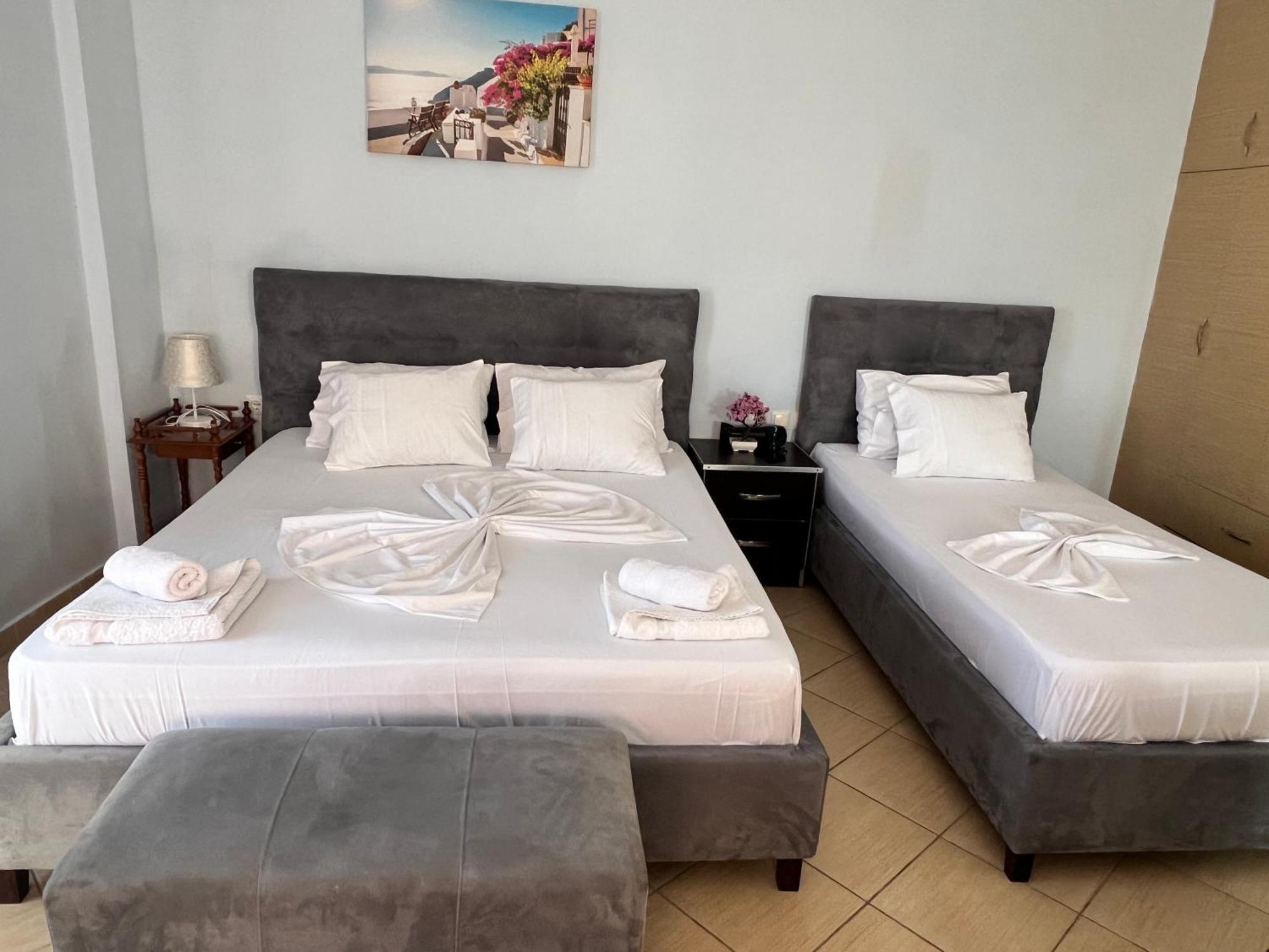 Rock Star-Pllakat Bed & Breakfast Саранде Екстериор снимка