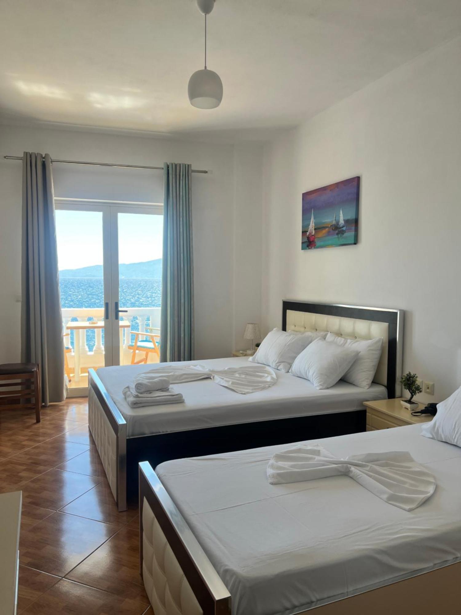 Rock Star-Pllakat Bed & Breakfast Саранде Екстериор снимка