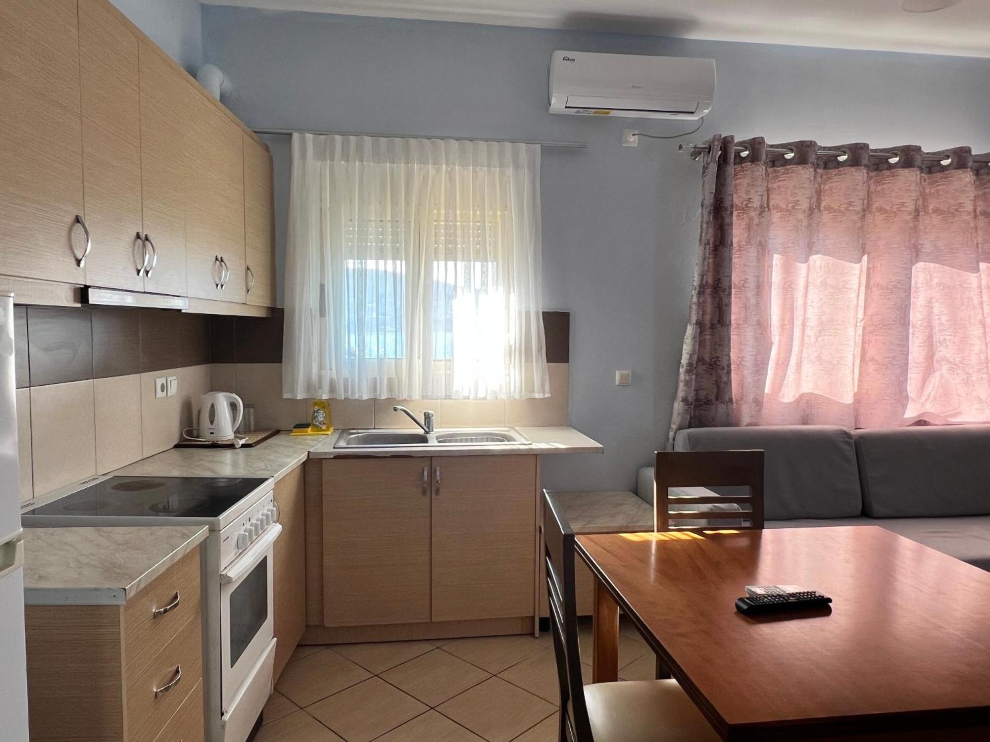 Rock Star-Pllakat Bed & Breakfast Саранде Екстериор снимка
